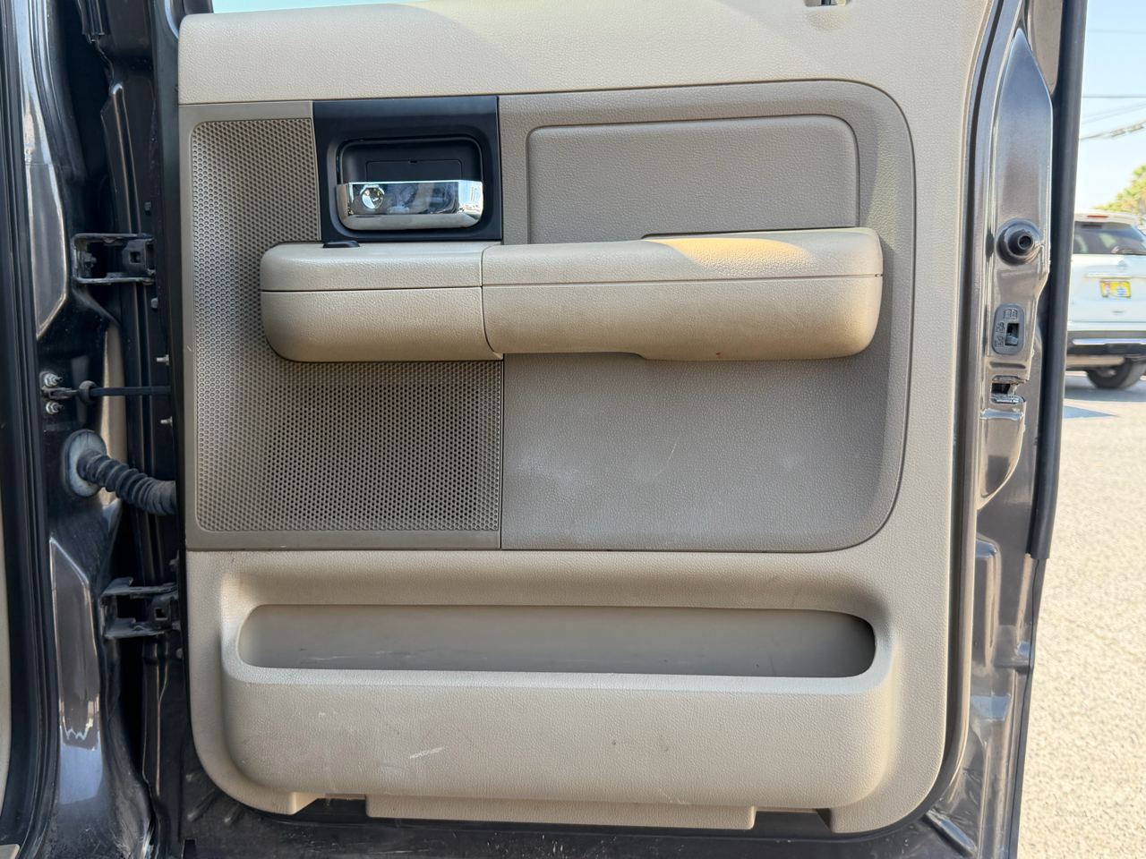 Ford F-150 SuperCrew 139" XLT 2006 Ford F-150 SuperCrew 139" XLT 2006