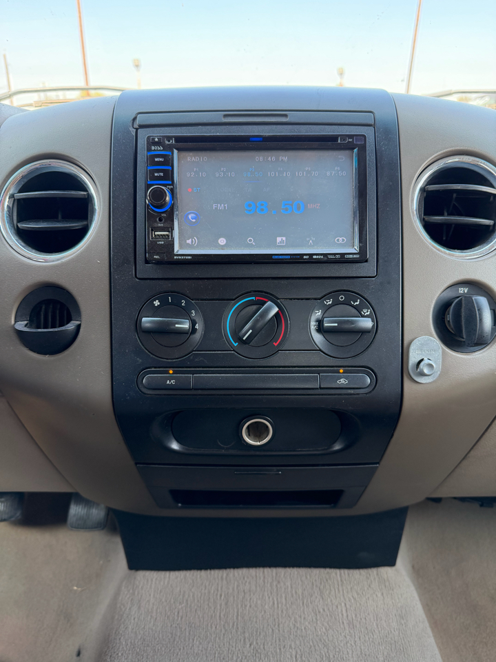 Ford F-150 SuperCrew 139" XLT 2006 Ford F-150 SuperCrew 139" XLT 2006