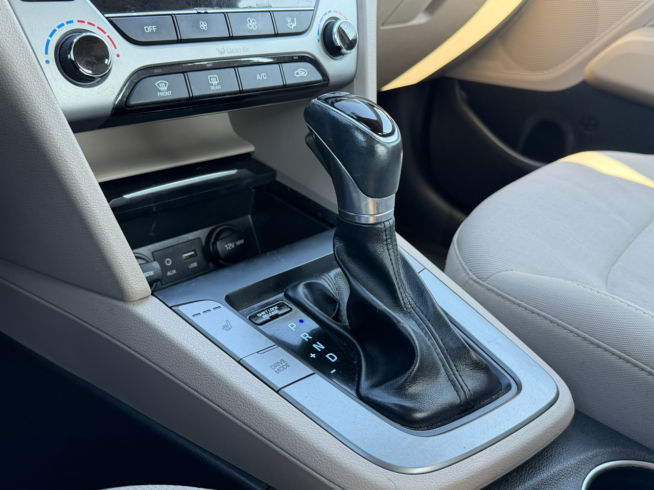 Hyundai Elantra Value Edition 2.0L Auto (Alabama) 2018