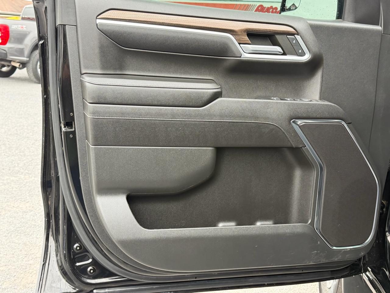 Chevrolet Silverado 1500 2WD Crew Cab 147" RST 2023