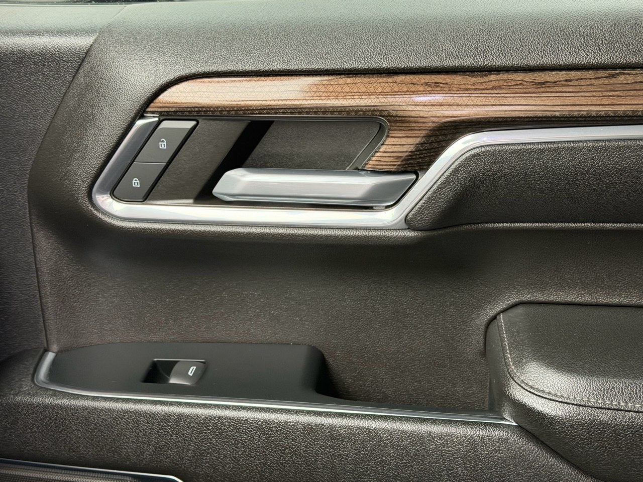 Chevrolet Silverado 1500 2WD Crew Cab 147" RST 2023