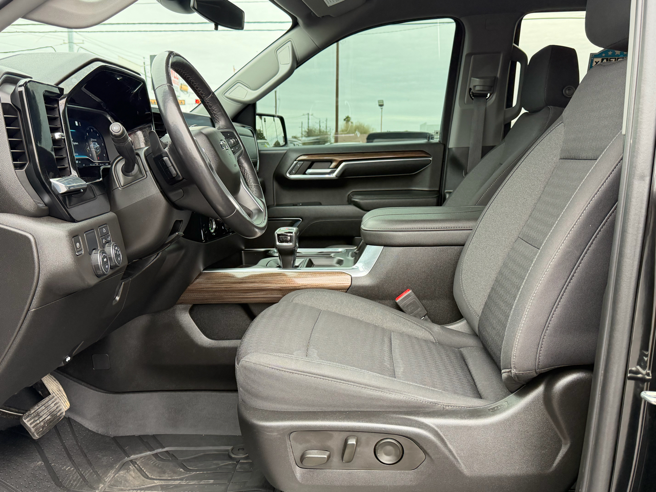 Chevrolet Silverado 1500 2WD Crew Cab 147" RST 2023