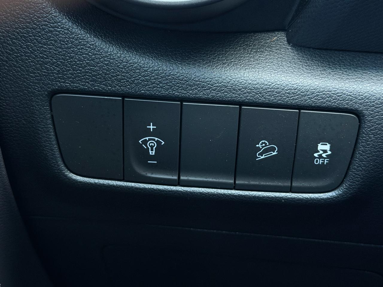 Hyundai Kona SEL Auto FWD 2023