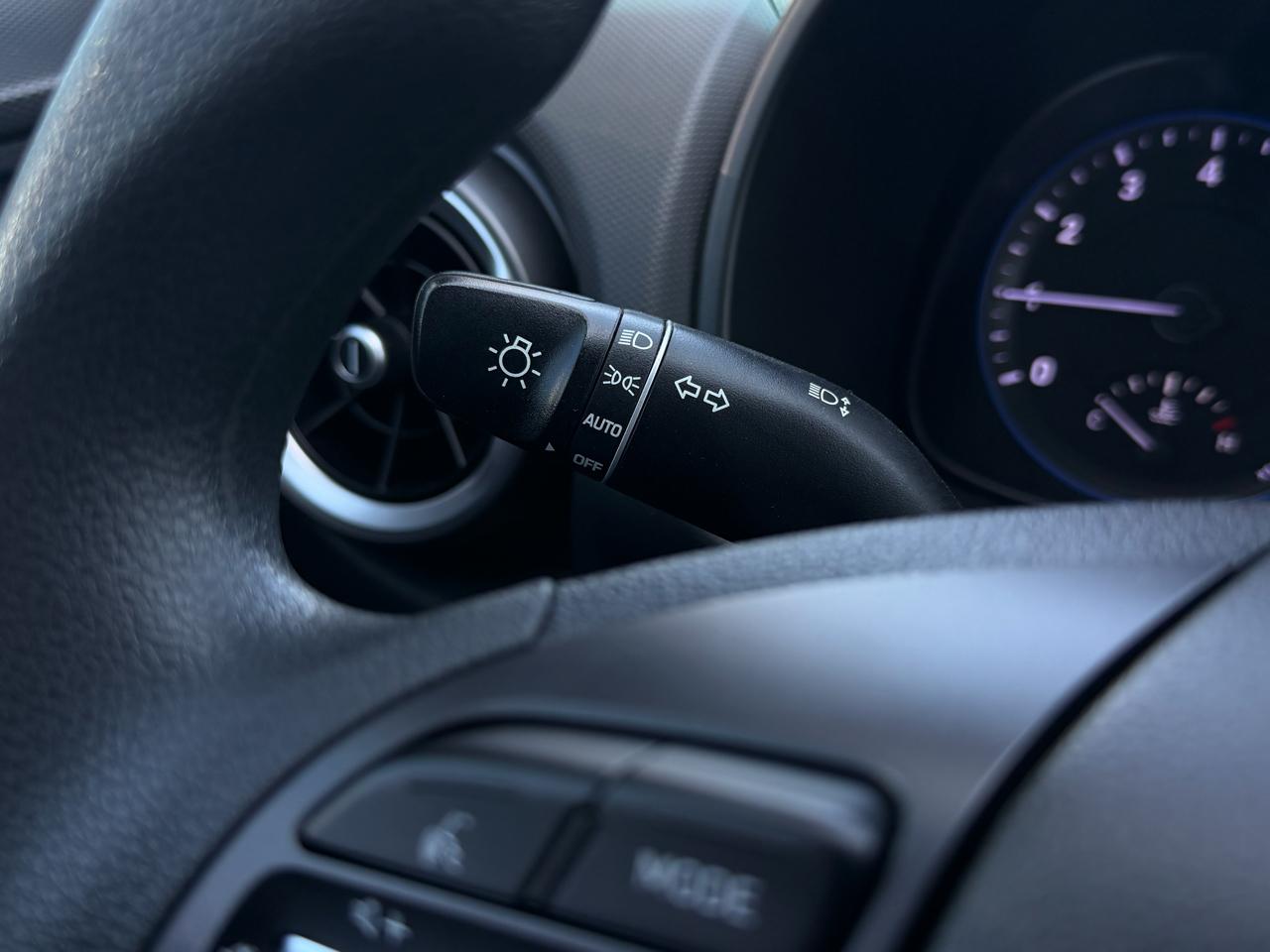 Hyundai Kona SEL Auto FWD 2023