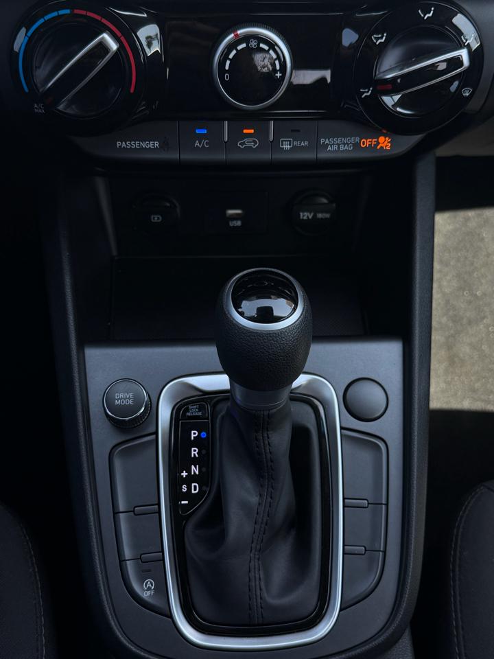 Hyundai Kona SEL Auto FWD 2023