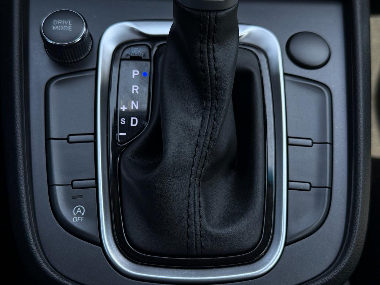 Hyundai Kona SEL Auto FWD 2023