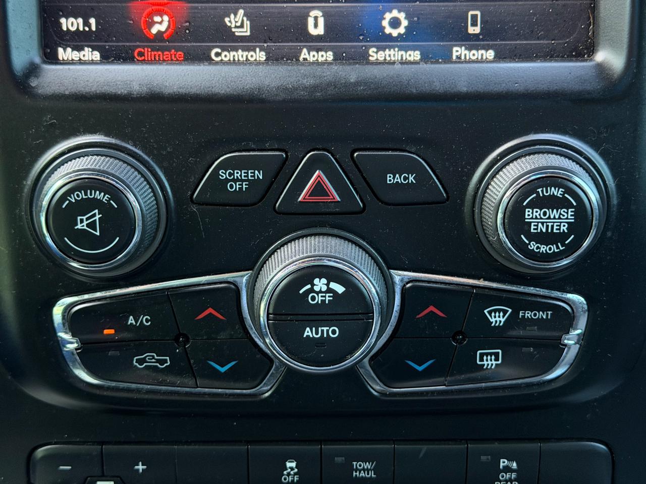 RAM 1500 Classic Warlock 4x4 Quad Cab 6'4" Box 2021