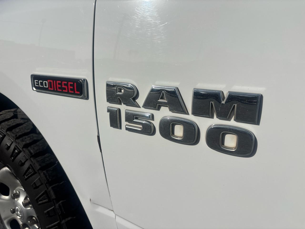 RAM 1500 4WD Crew Cab 140.5" Tradesman 2015