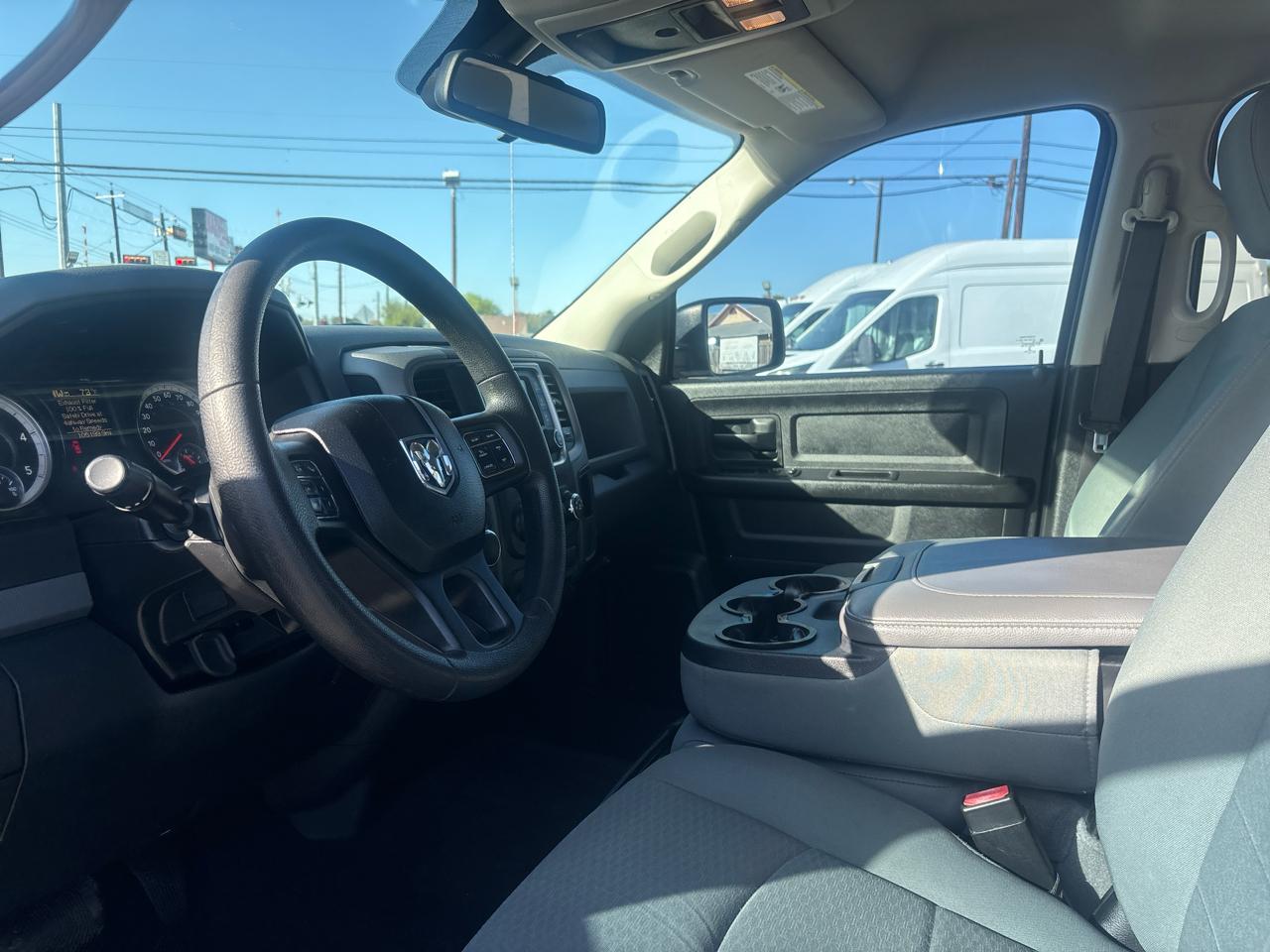 RAM 1500 4WD Crew Cab 140.5" Tradesman 2015