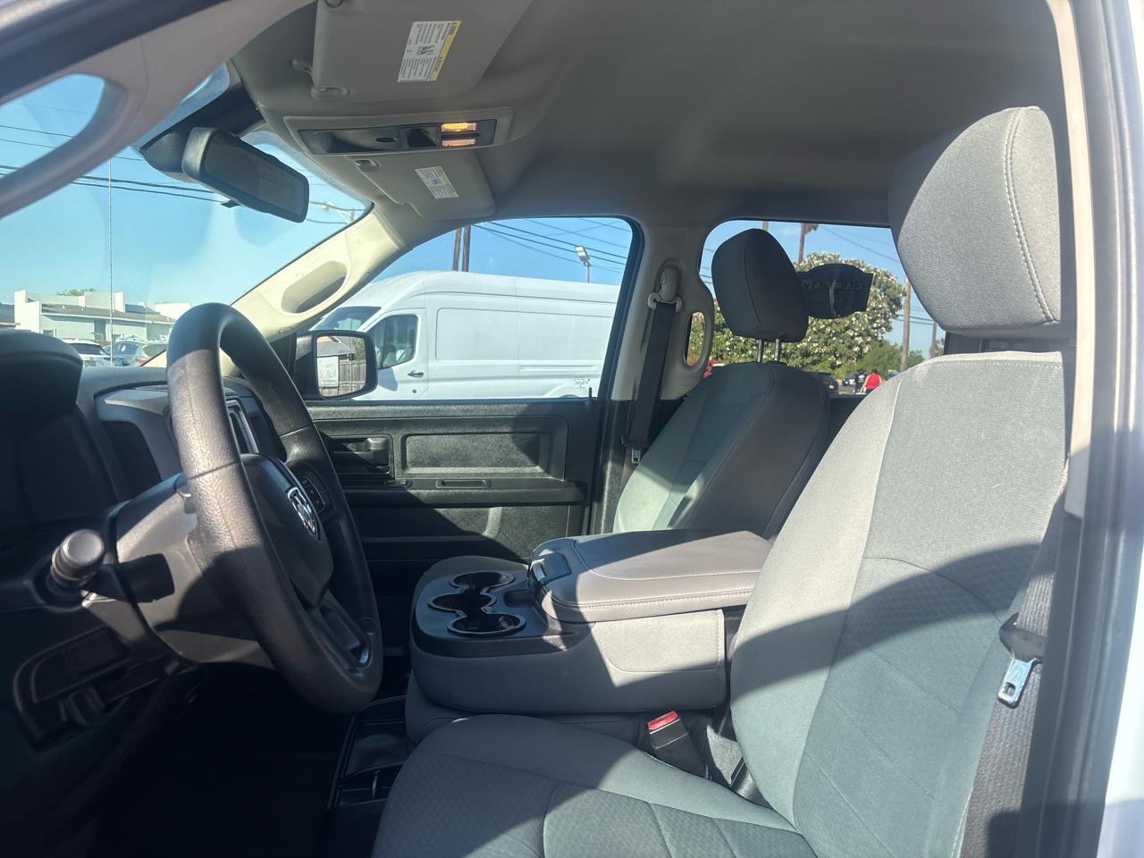 RAM 1500 4WD Crew Cab 140.5" Tradesman 2015