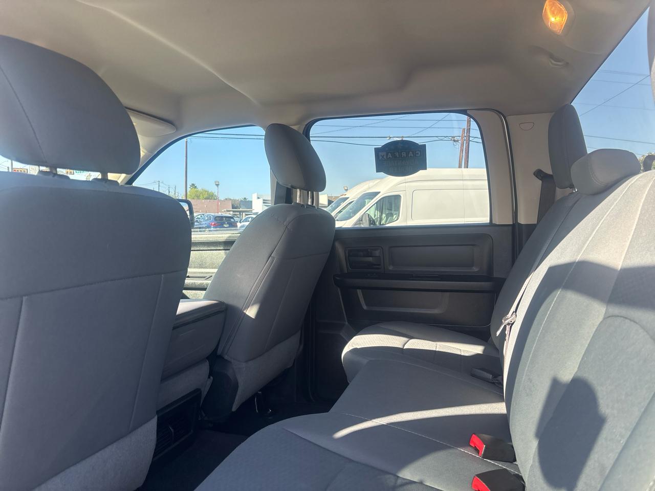 RAM 1500 4WD Crew Cab 140.5" Tradesman 2015