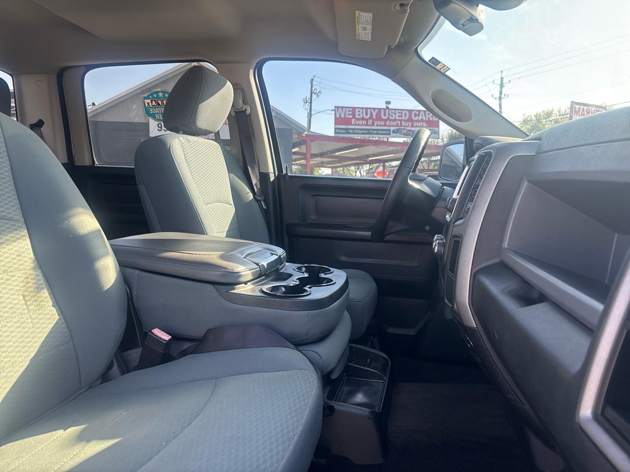 RAM 1500 4WD Crew Cab 140.5" Tradesman 2015