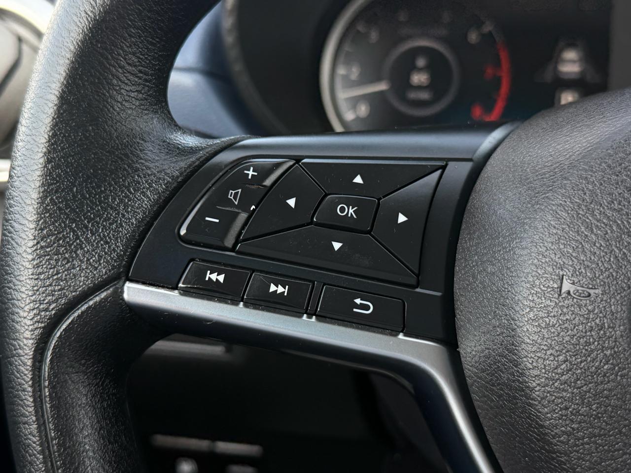 Nissan Versa SV CVT 2023