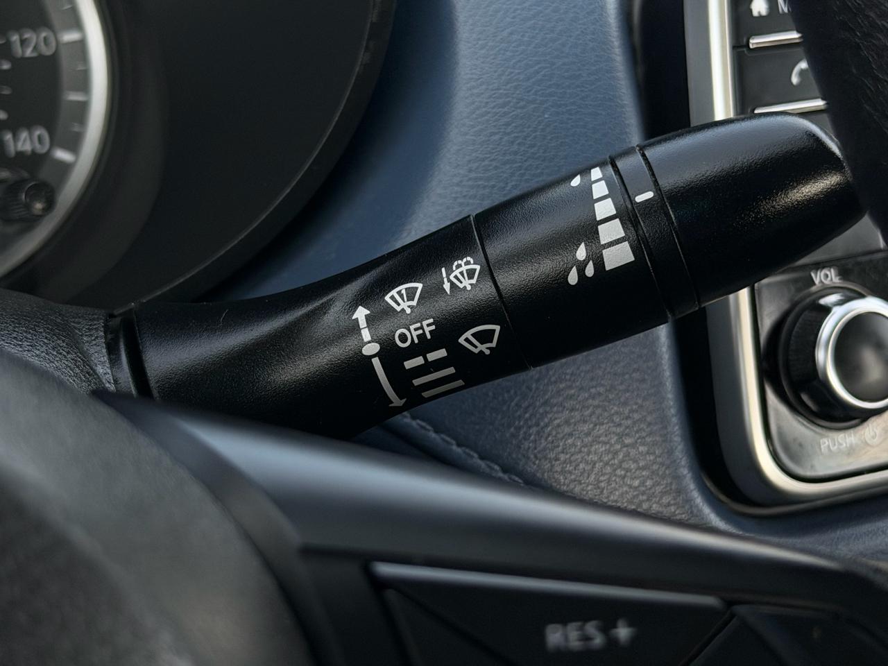 Nissan Versa SV CVT 2023