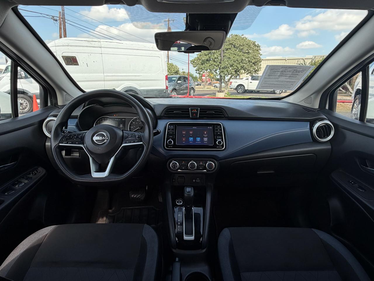 Nissan Versa SV CVT 2023