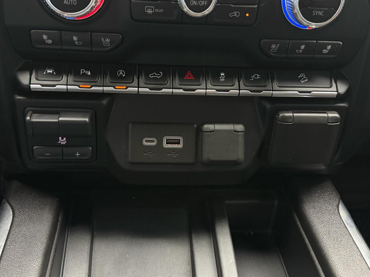 GMC Sierra 1500 4WD Crew Cab 147" AT4 2020