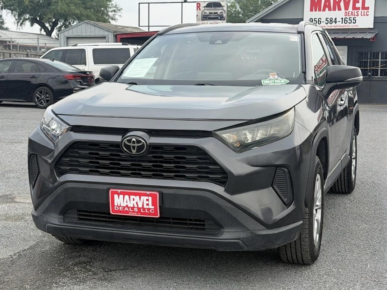 Toyota RAV4 LE FWD (Natl) 2021