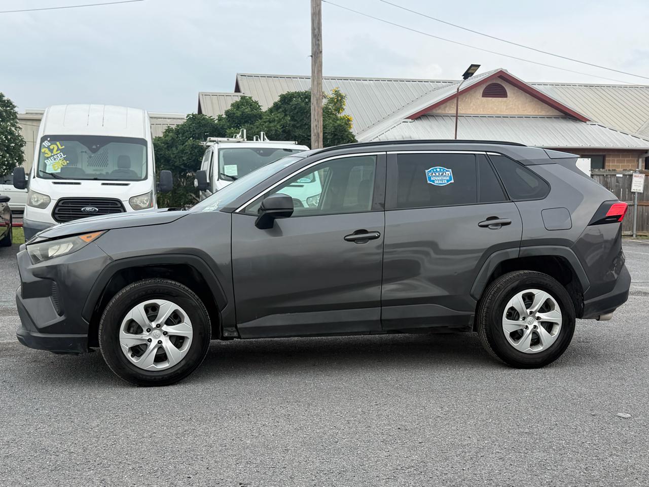 Toyota RAV4 LE FWD (Natl) 2021