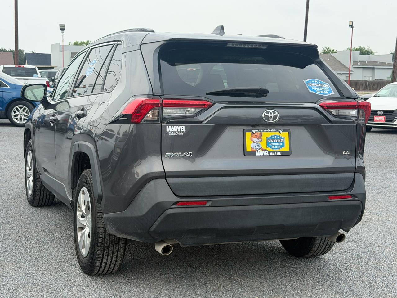 Toyota RAV4 LE FWD (Natl) 2021