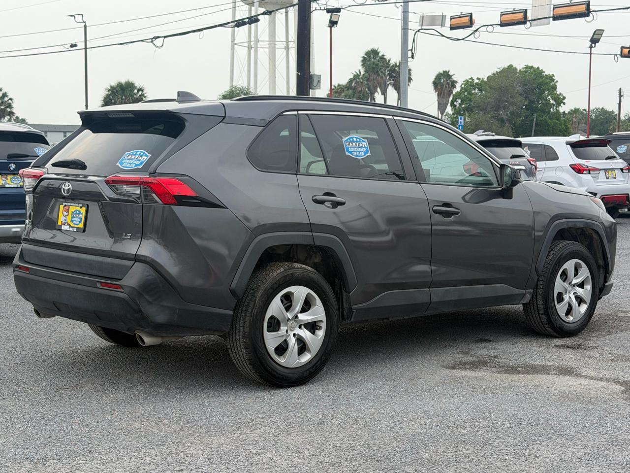 Toyota RAV4 LE FWD (Natl) 2021