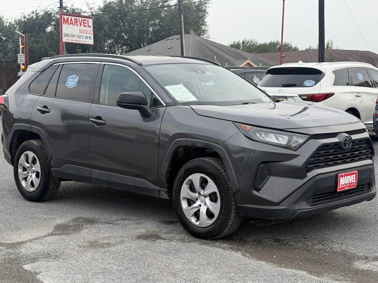 Toyota RAV4 LE FWD (Natl) 2021