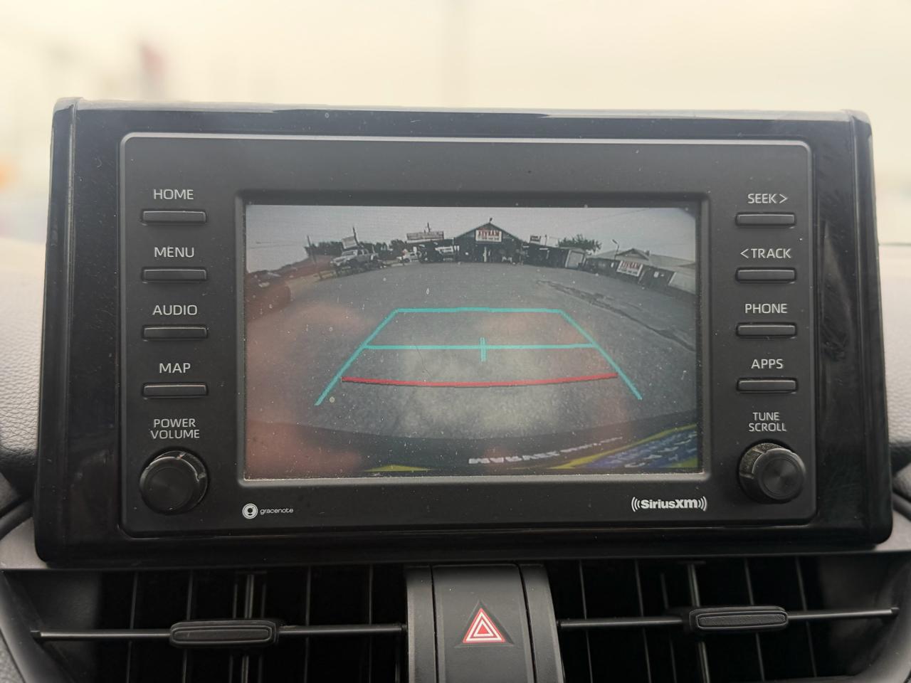 Toyota RAV4 LE FWD (Natl) 2021