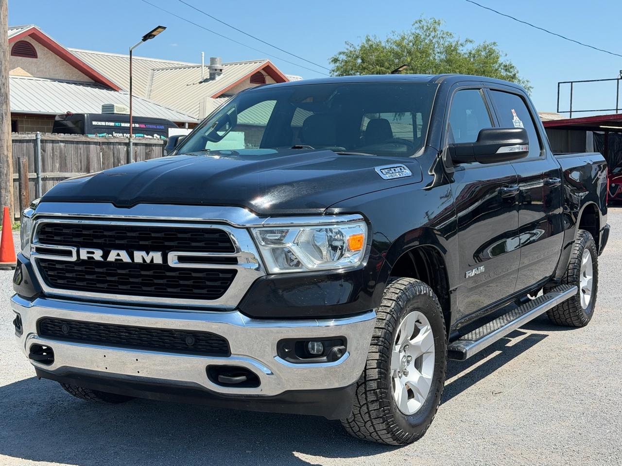 RAM 1500 Big Horn 4x4 Crew Cab 5'7" Box 2022