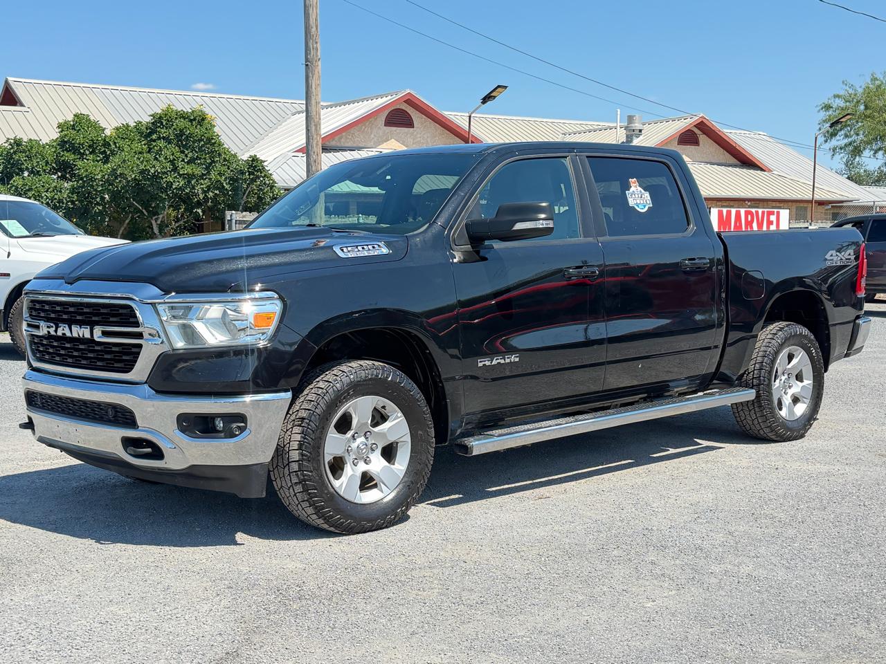 RAM 1500 Big Horn 4x4 Crew Cab 5'7" Box 2022