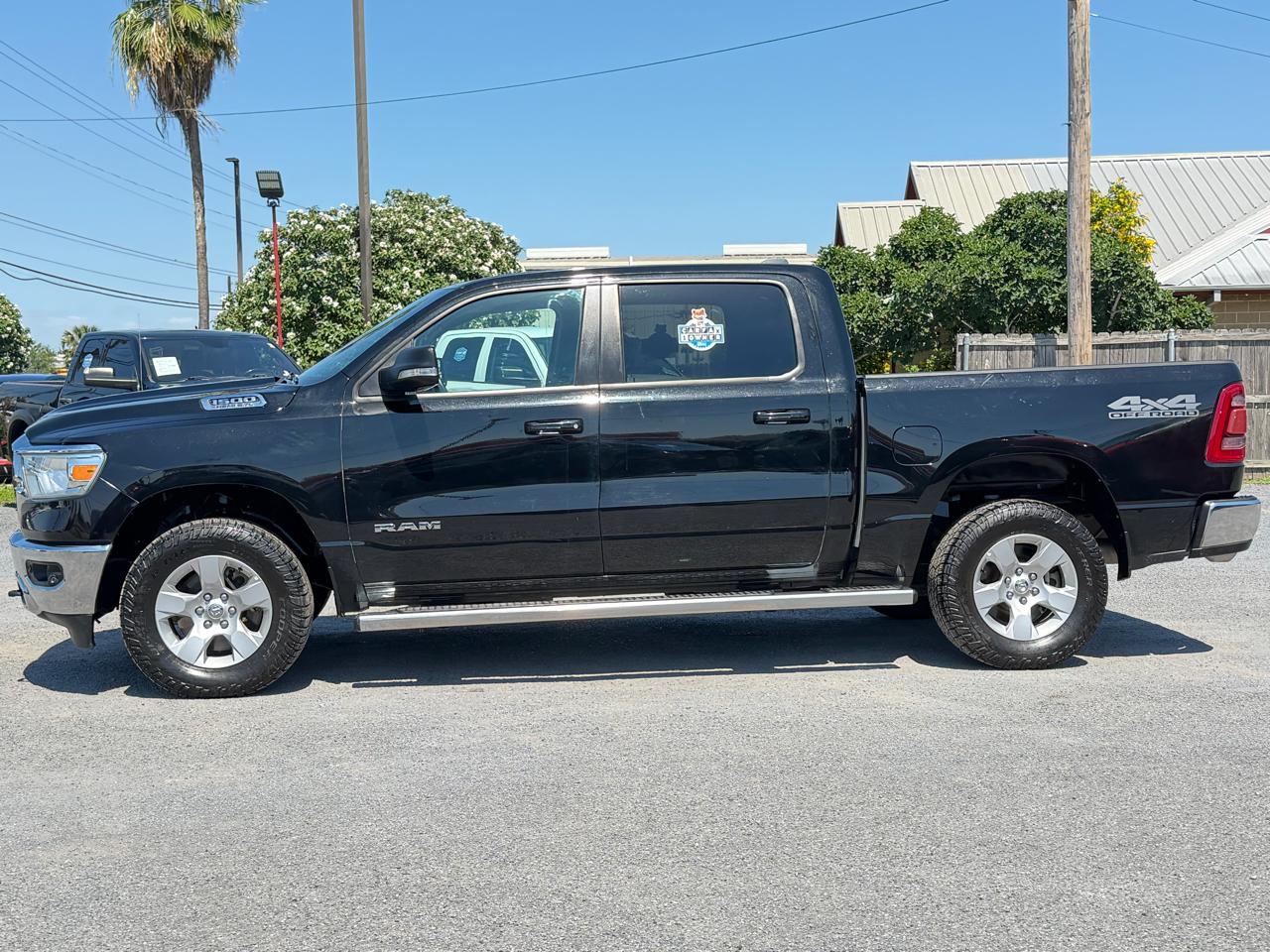 RAM 1500 Big Horn 4x4 Crew Cab 5'7" Box 2022