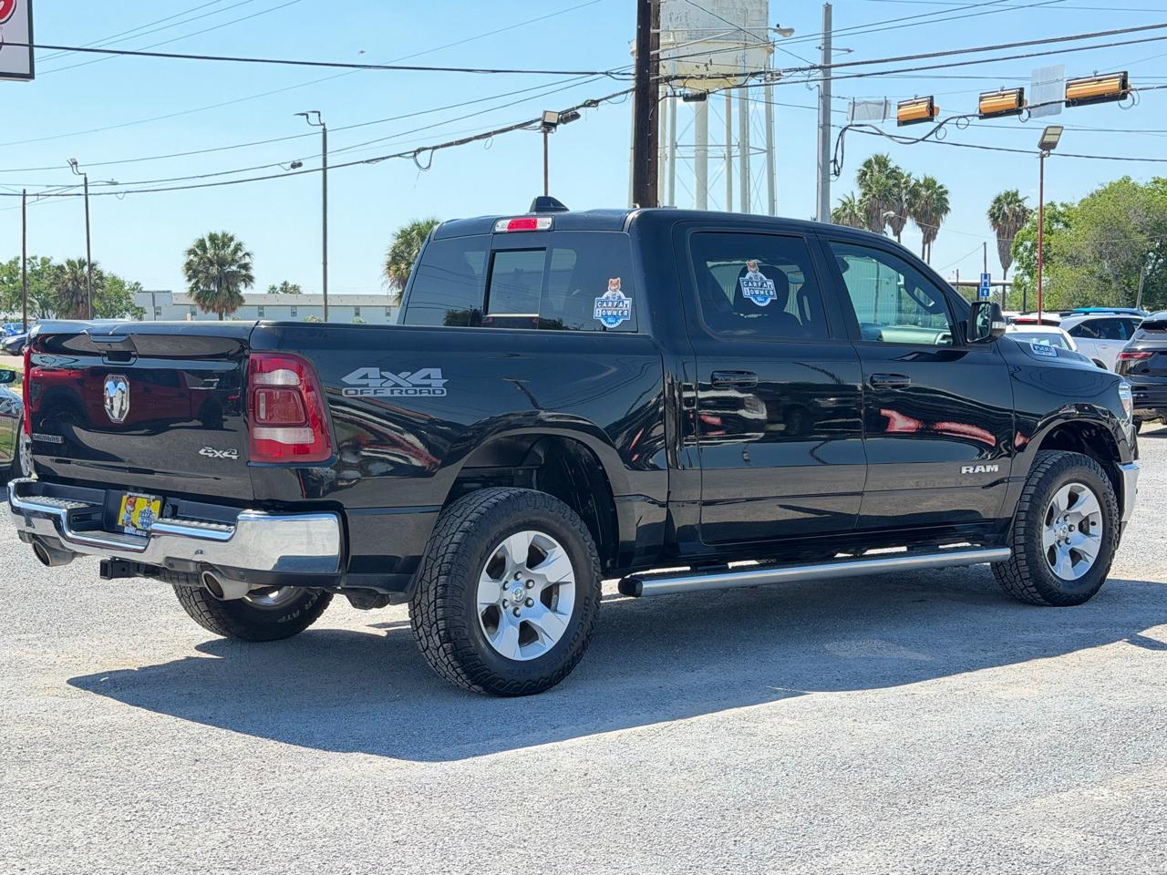 RAM 1500 Big Horn 4x4 Crew Cab 5'7" Box 2022