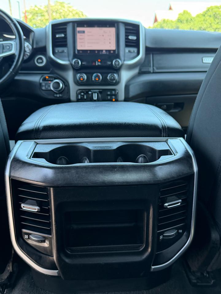 RAM 1500 Big Horn 4x4 Crew Cab 5'7" Box 2022