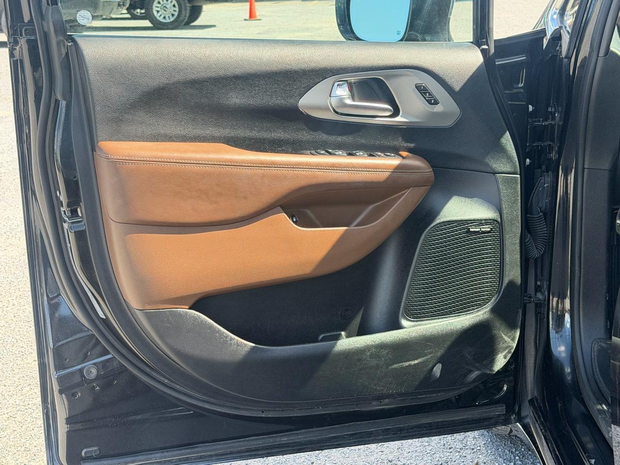 Chrysler Pacifica Hybrid Limited FWD 2021