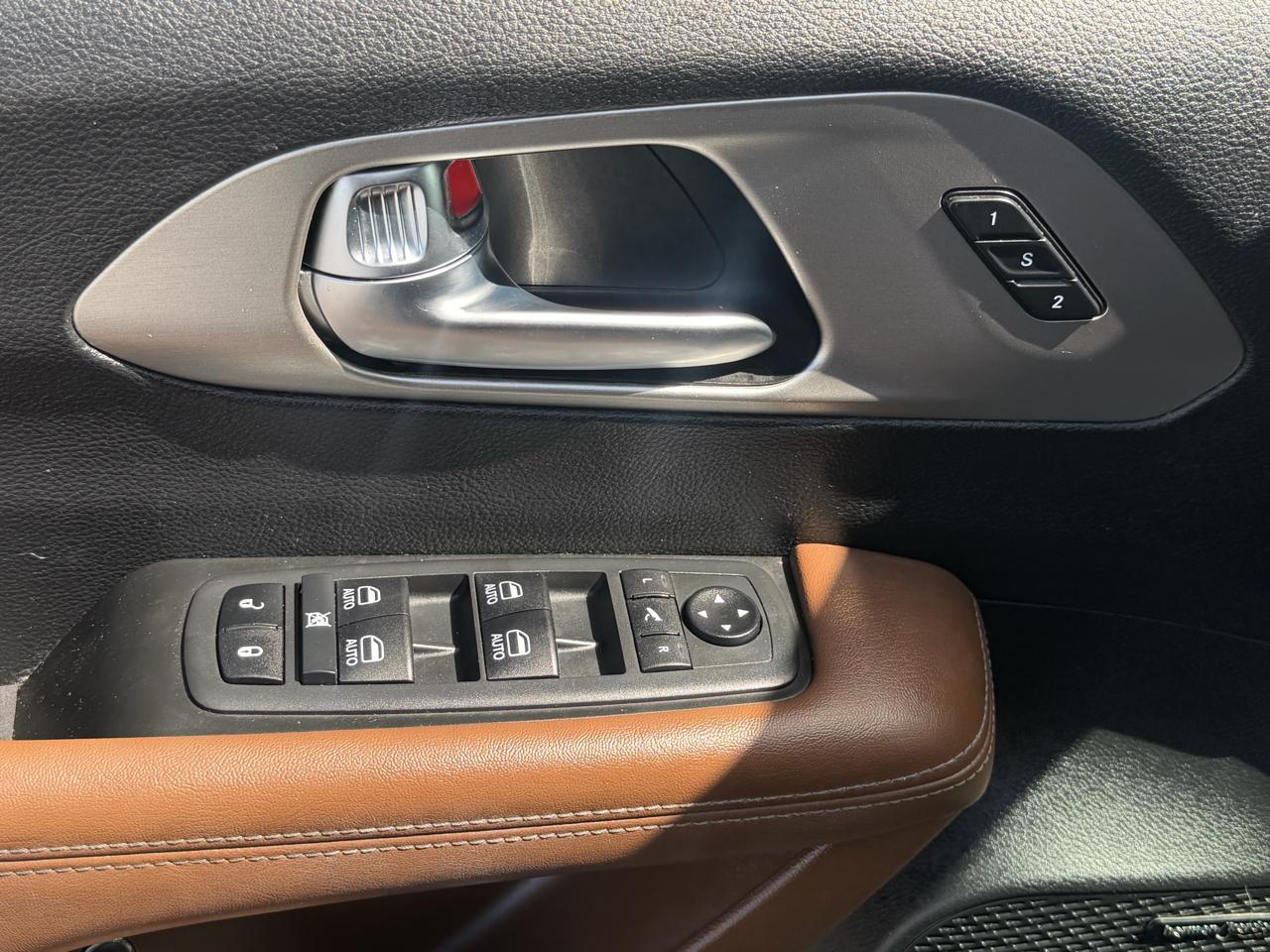 Chrysler Pacifica Hybrid Limited FWD 2021