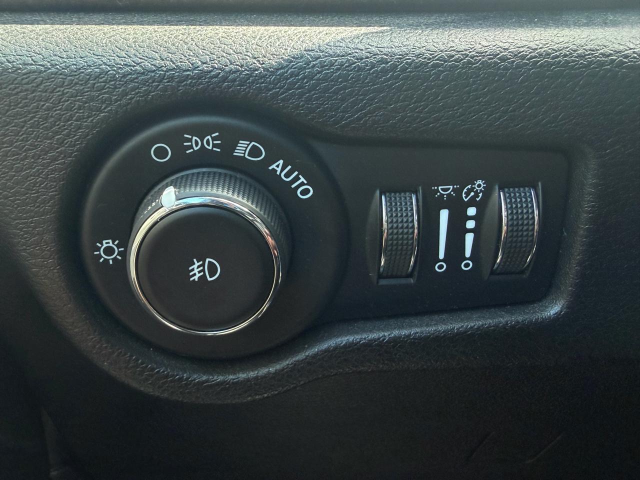 Chrysler Pacifica Hybrid Limited FWD 2021