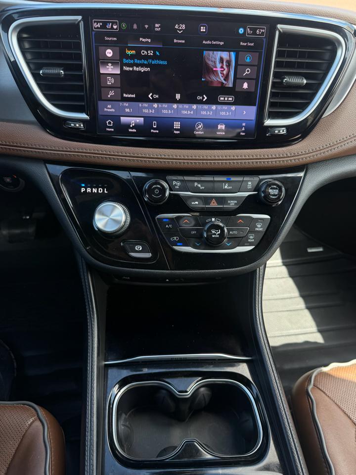 Chrysler Pacifica Hybrid Limited FWD 2021