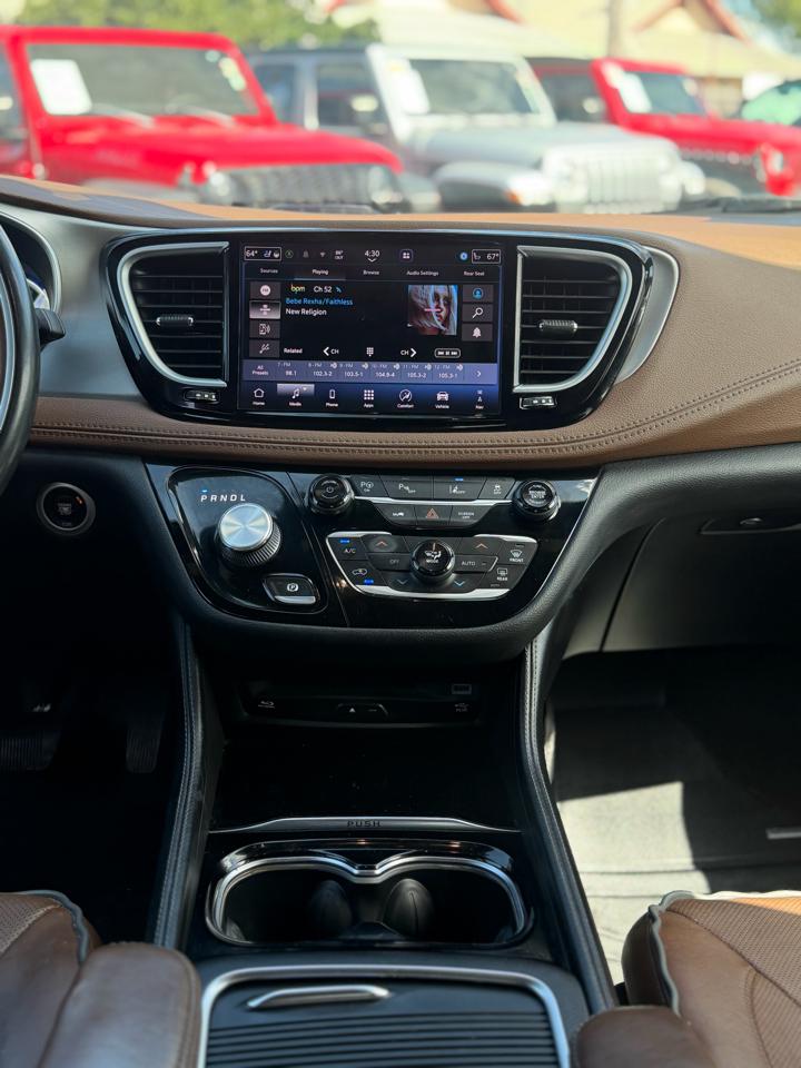 Chrysler Pacifica Hybrid Limited FWD 2021