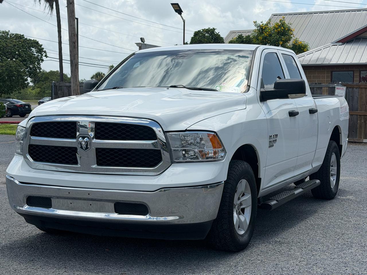 RAM 1500 Classic Tradesman 4x4 Quad Cab 6'4" Box 2022