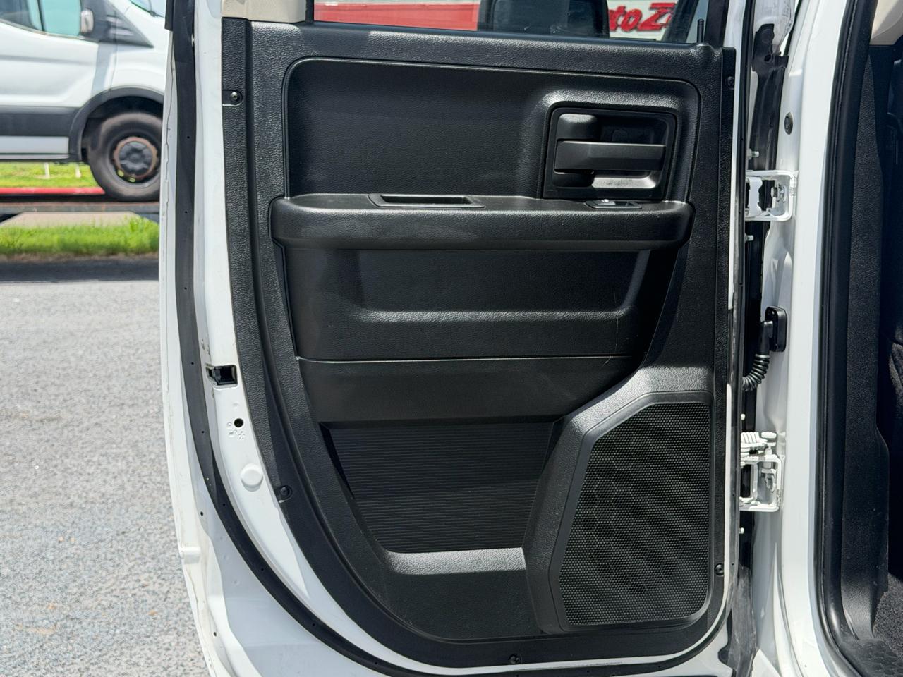 RAM 1500 Classic Tradesman 4x4 Quad Cab 6'4" Box 2022