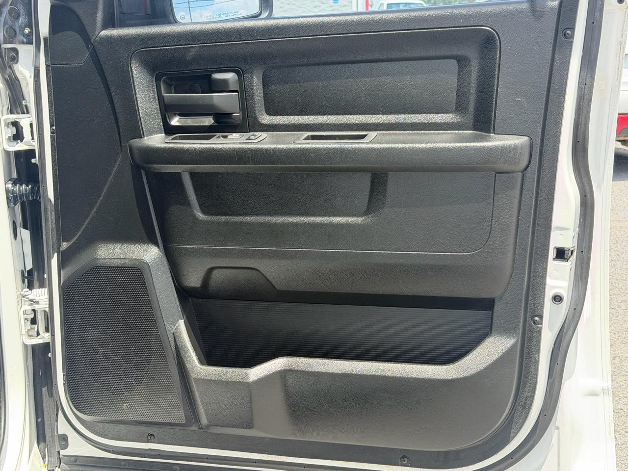 RAM 1500 Classic Tradesman 4x4 Quad Cab 6'4" Box 2022