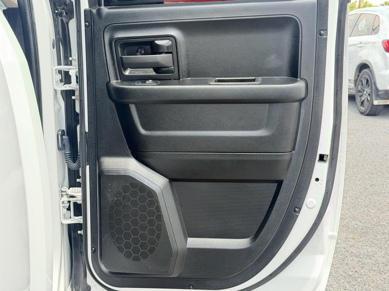 RAM 1500 Classic Tradesman 4x4 Quad Cab 6'4" Box 2022