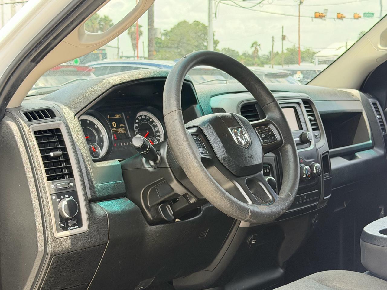 RAM 1500 Classic Tradesman 4x4 Quad Cab 6'4" Box 2022