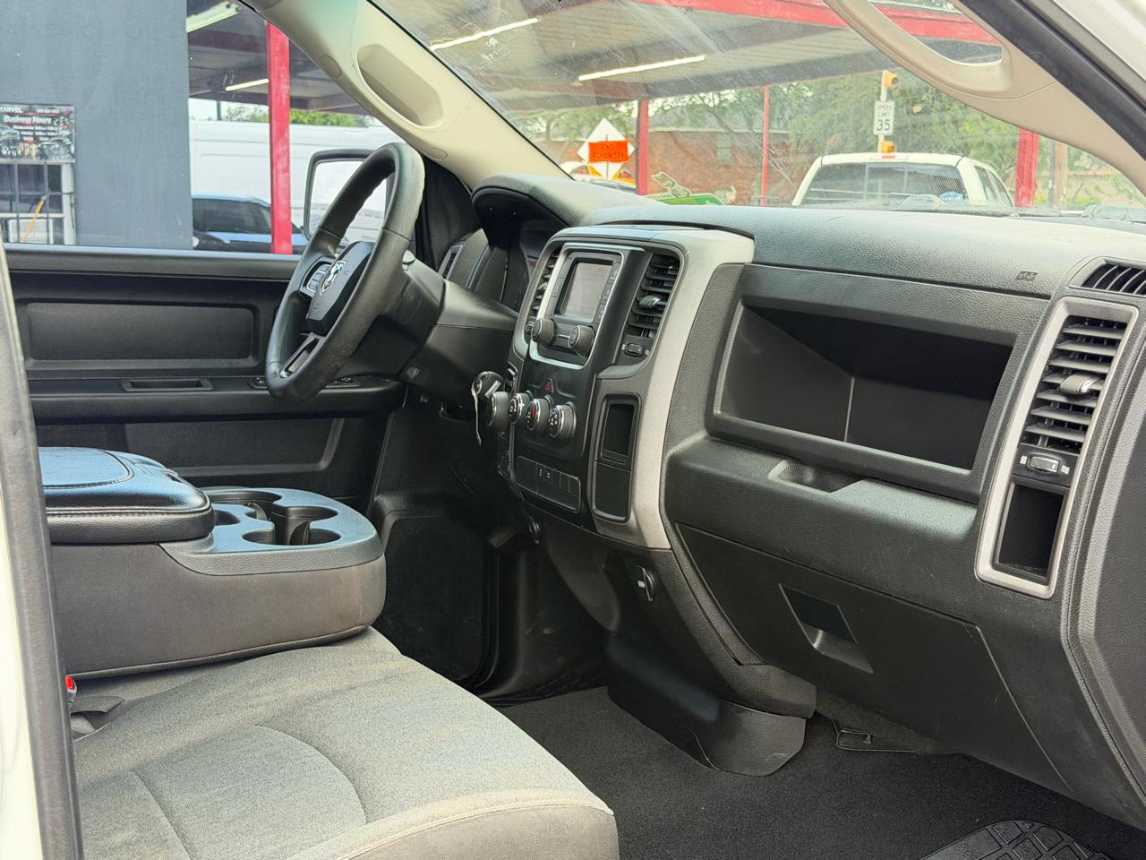 RAM 1500 Classic Tradesman 4x4 Quad Cab 6'4" Box 2022