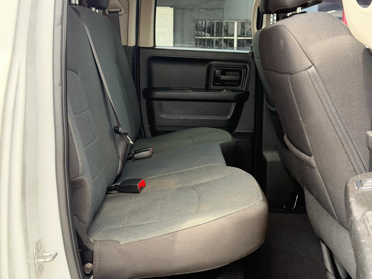 RAM 1500 Classic Tradesman 4x4 Quad Cab 6'4" Box 2022