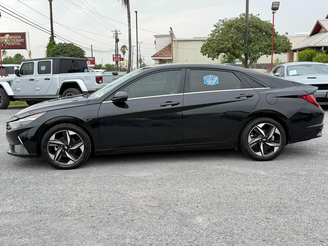 Hyundai Elantra Limited IVT *Ltd Avail* 2021