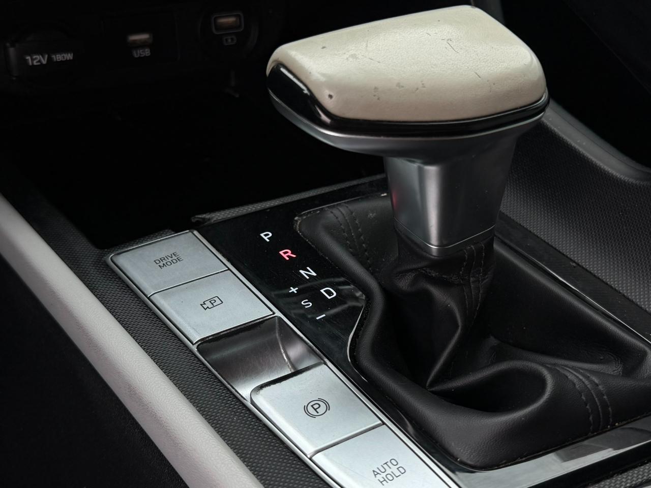 Hyundai Elantra Limited IVT *Ltd Avail* 2021