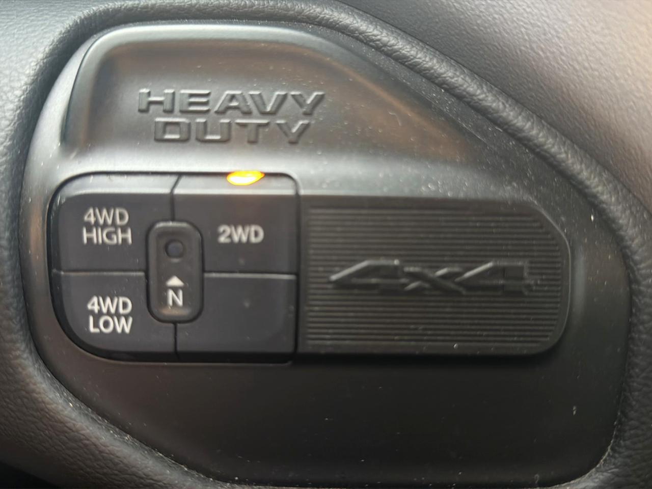 RAM 3500 Big Horn 4x4 Crew Cab 8' Box 2020