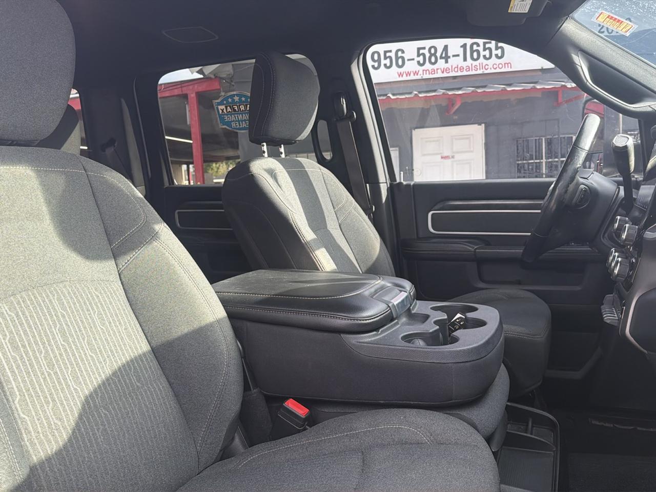 RAM 3500 Big Horn 4x4 Crew Cab 8' Box 2020