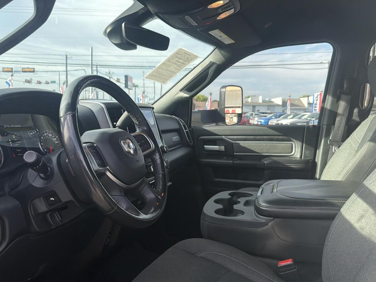 RAM 3500 Big Horn 4x4 Crew Cab 8' Box 2020