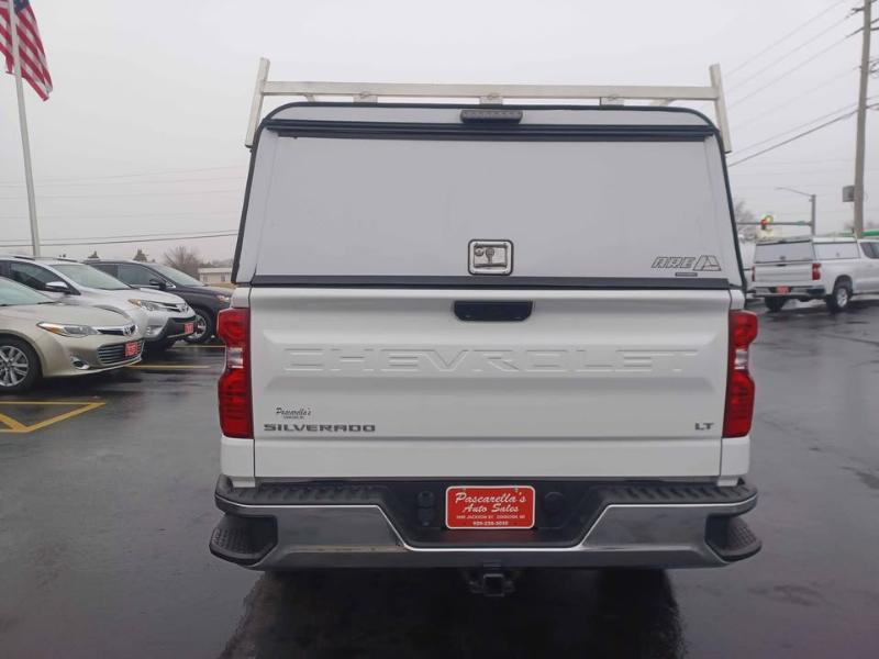 2022 Chevrolet Silverado 1500 LT photo 3