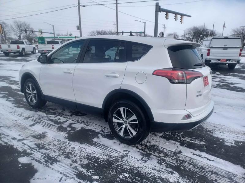 Toyota RAV4 XLE AWD 2018